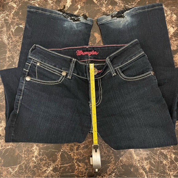 Wrangler®Booty Up™Ladies Carolina Breakaway
10MWZBR size 1/2 x36 - Picture 3 of 7